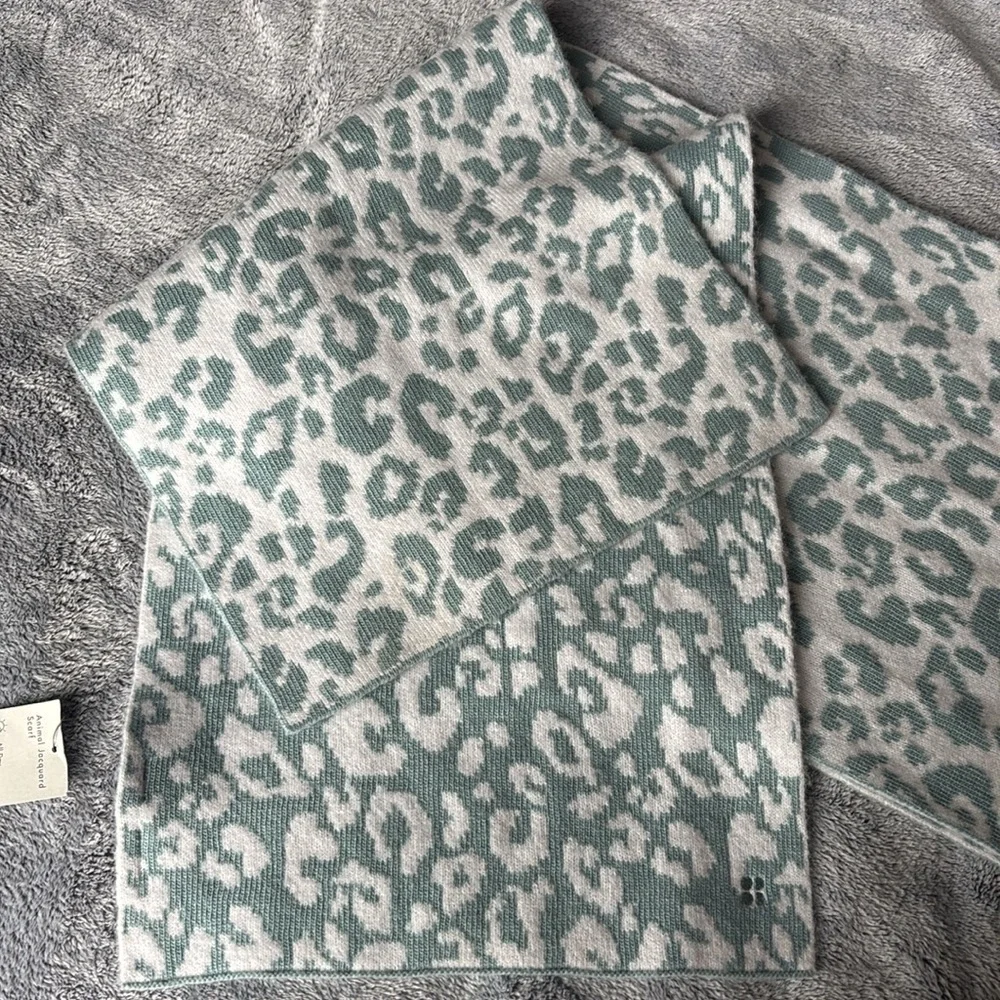 Sweaty Betty London Leopard Paint Soft Wool Blend Scarf/Wrap NWT